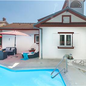 4 Bedroom Villa with Pool and Annex near Porec, Sleeps 8